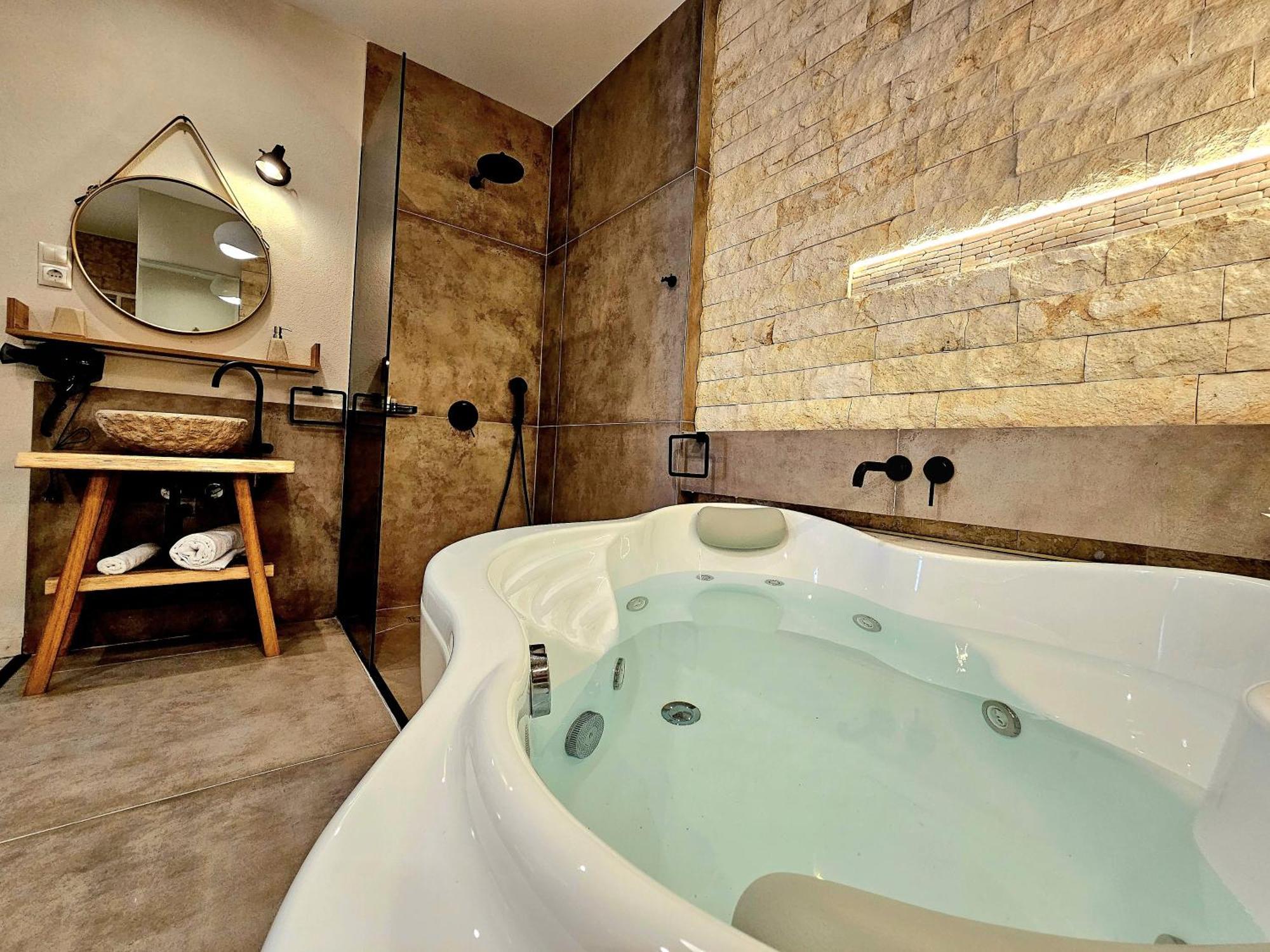 Golden Center Aparthotel