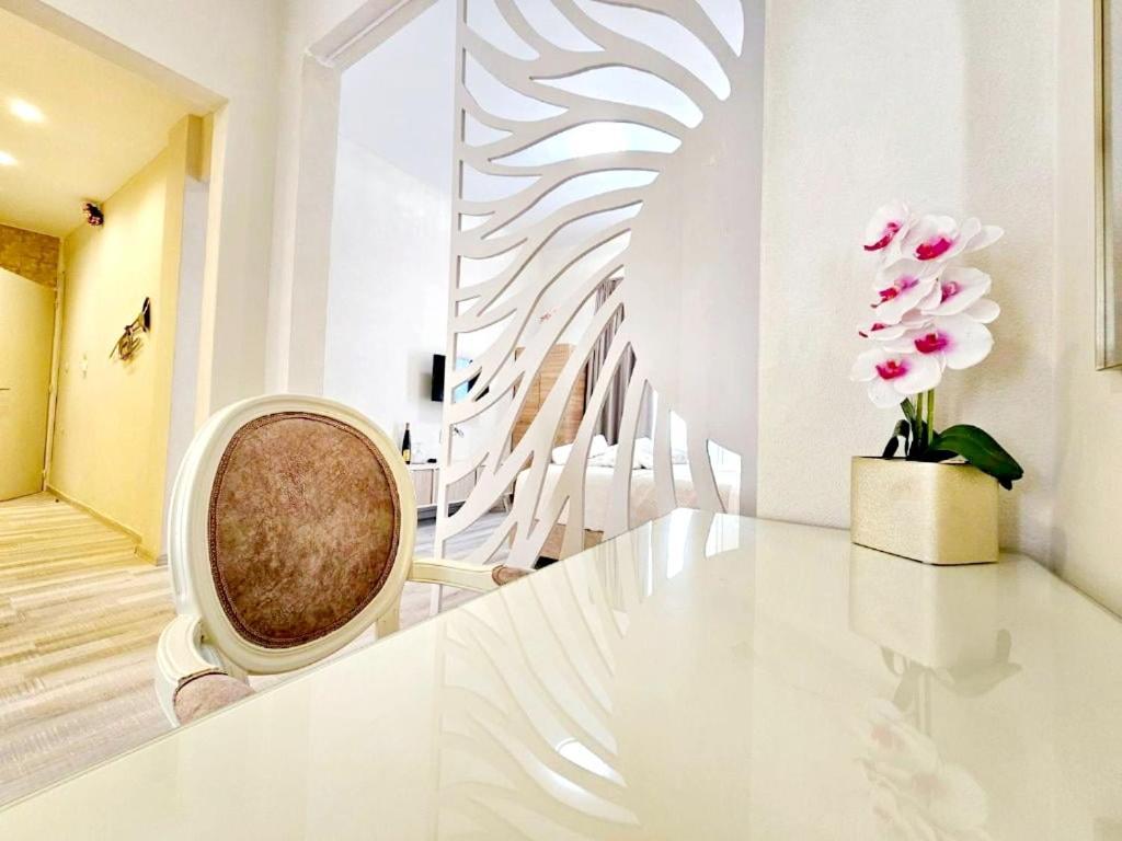 Golden Center Aparthotel *